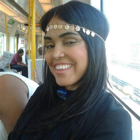 Dawn Cousins too beautiful to find love .